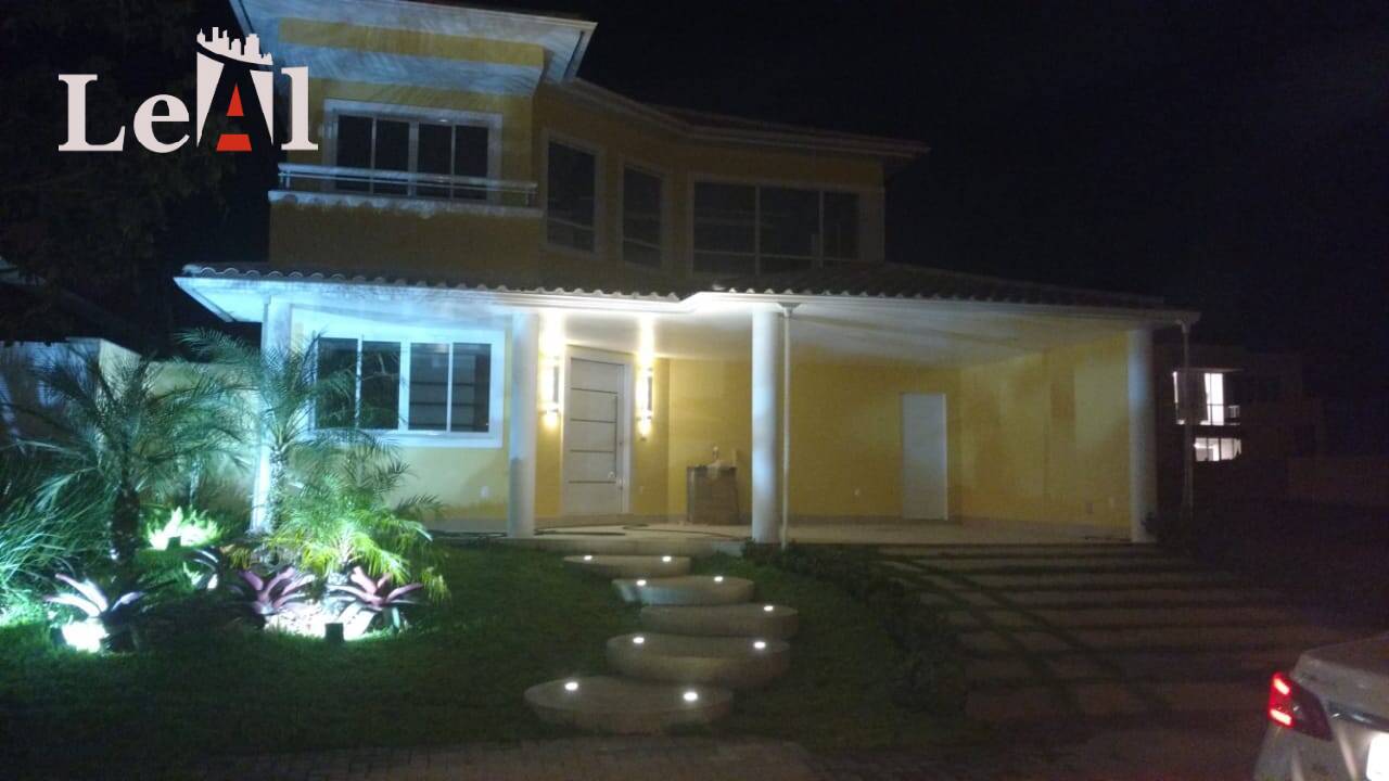 Casa à venda com 3 quartos, 302m² - Foto 4