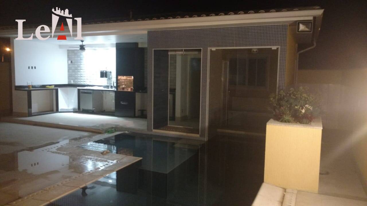 Casa à venda com 3 quartos, 302m² - Foto 17