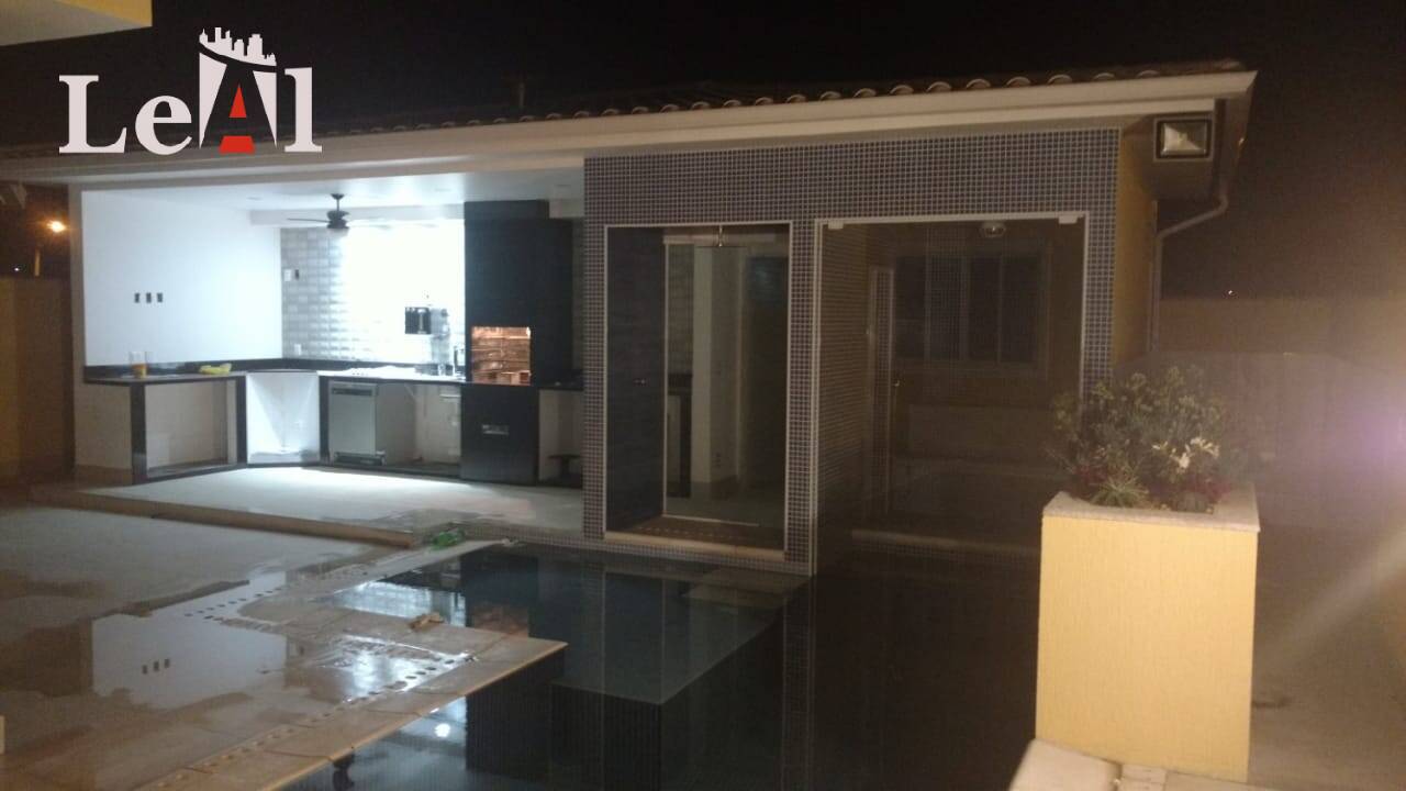 Casa à venda com 3 quartos, 302m² - Foto 22