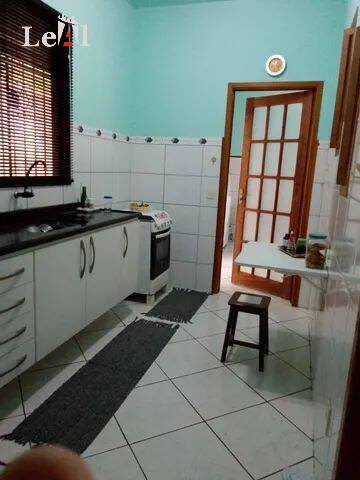 Casa à venda com 2 quartos, 180m² - Foto 4