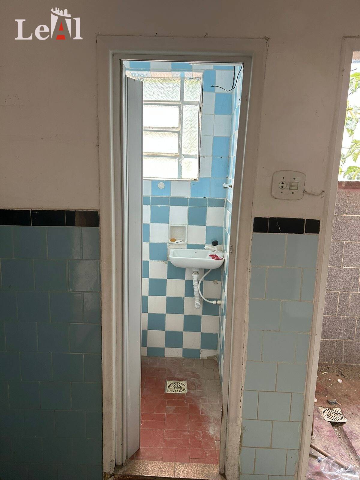 Apartamento à venda com 2 quartos, 80m² - Foto 2