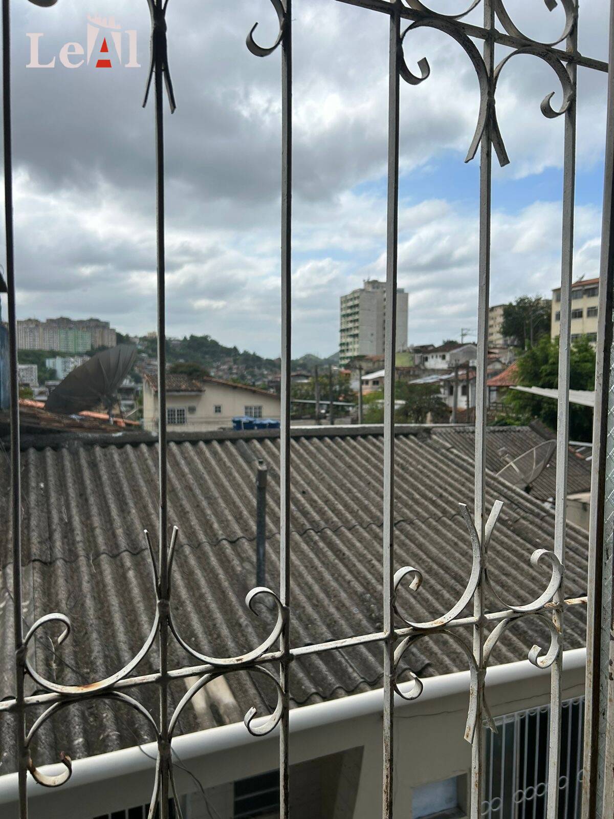 Apartamento à venda com 2 quartos, 80m² - Foto 3