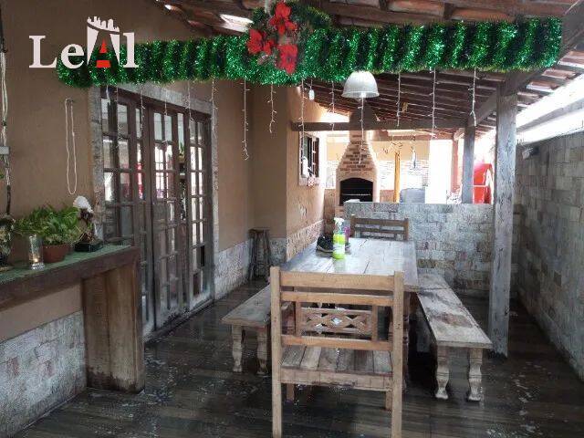 Casa à venda com 4 quartos, 190m² - Foto 2