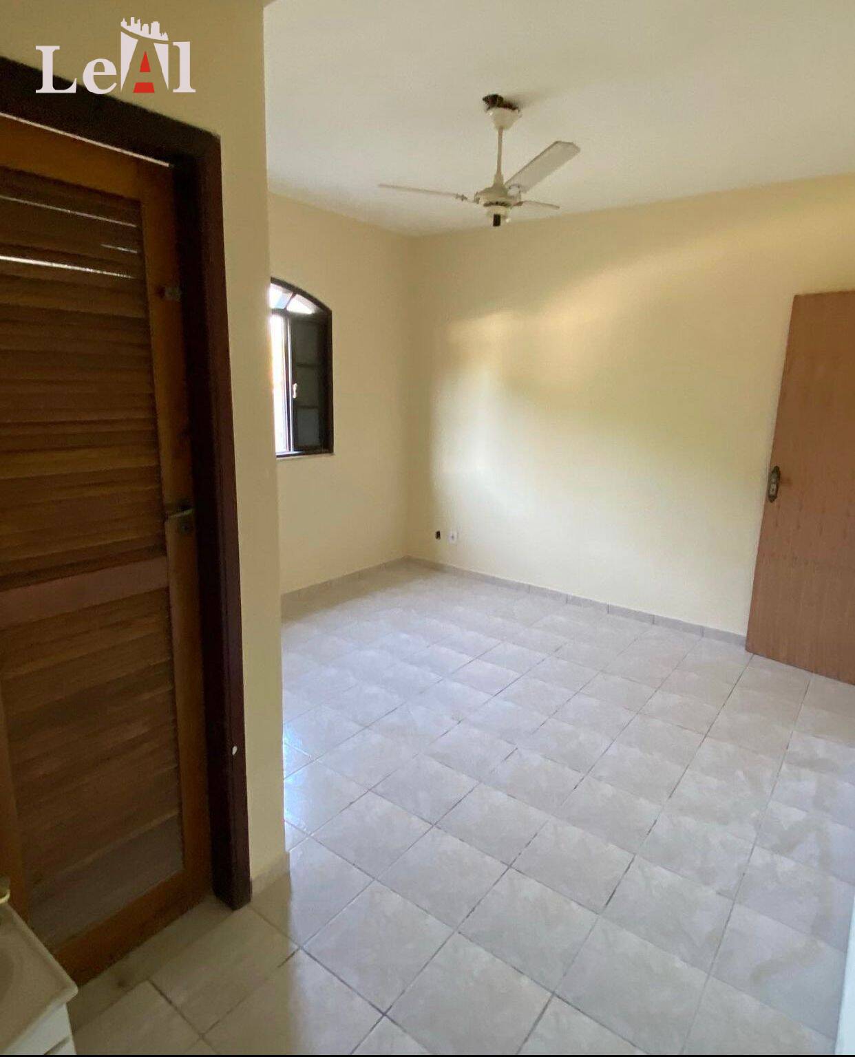 Casa à venda com 3 quartos, 90m² - Foto 11