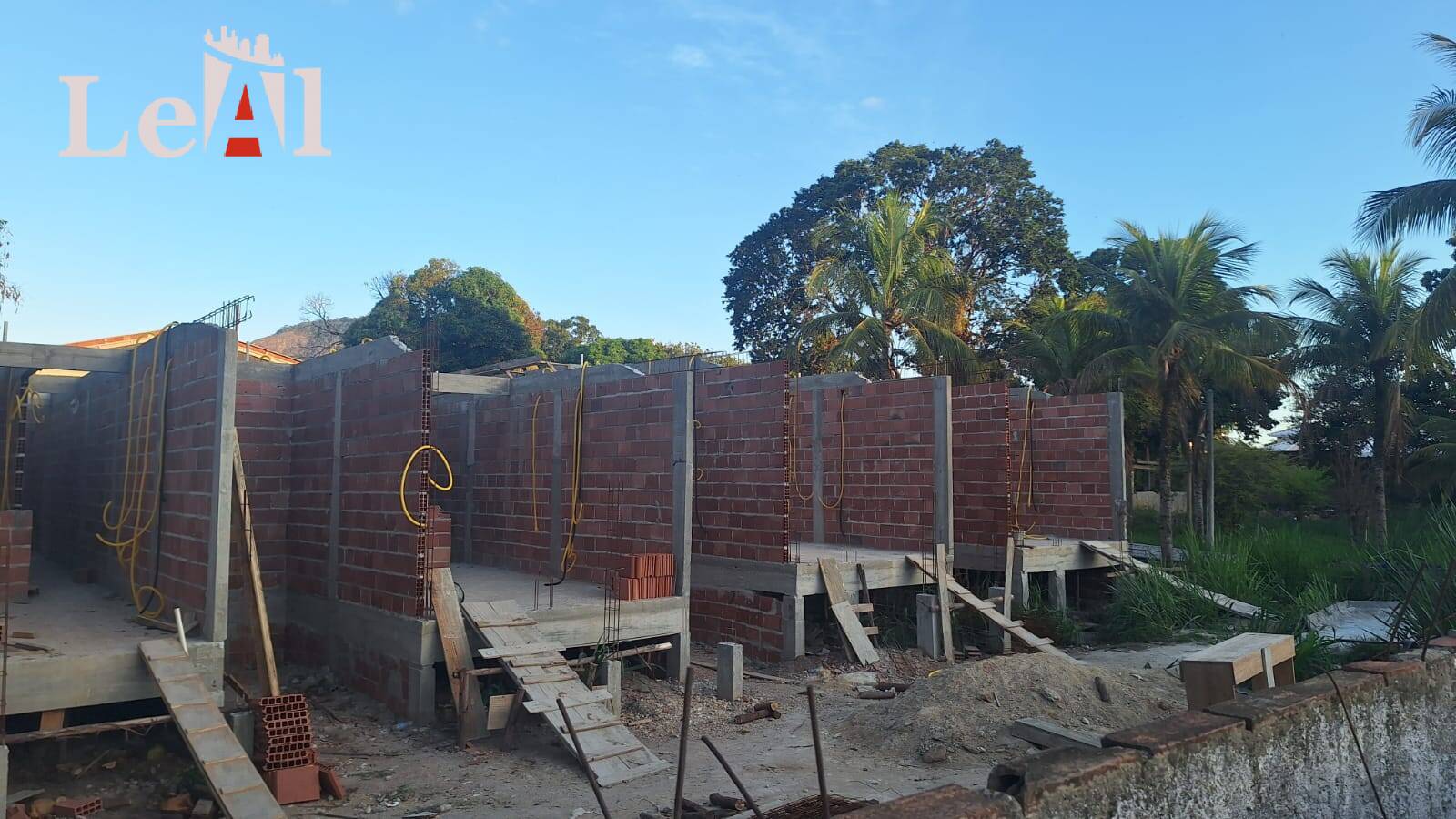 Casa à venda com 3 quartos, 85m² - Foto 2