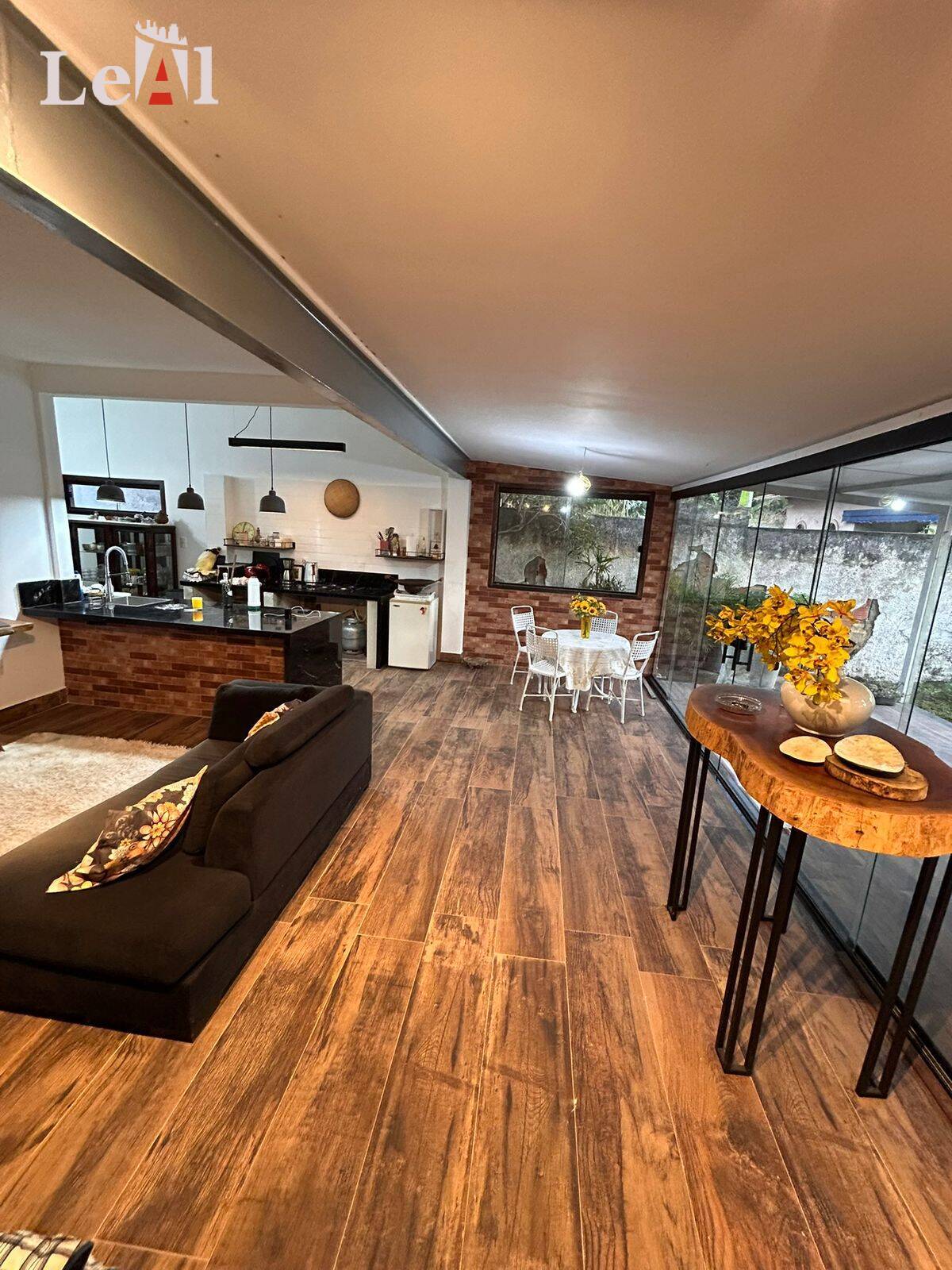 Casa, 3 quartos, 180 m² - Foto 1