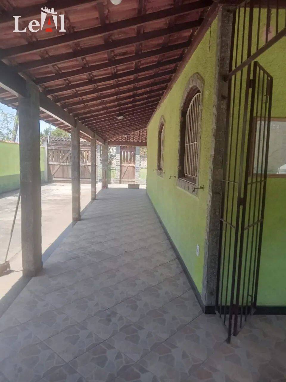 Casa à venda com 3 quartos, 190m² - Foto 2