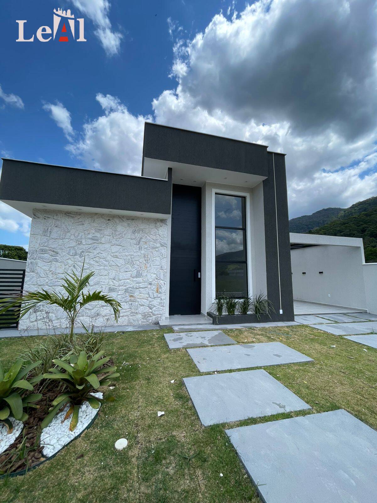 Casa, 3 quartos, 131 m² - Foto 1